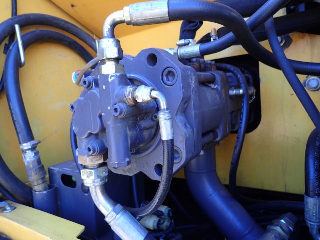 453039-52 Volvo EC180B