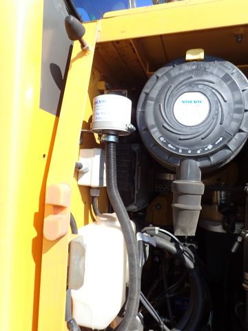 453039-67 Volvo EC180B