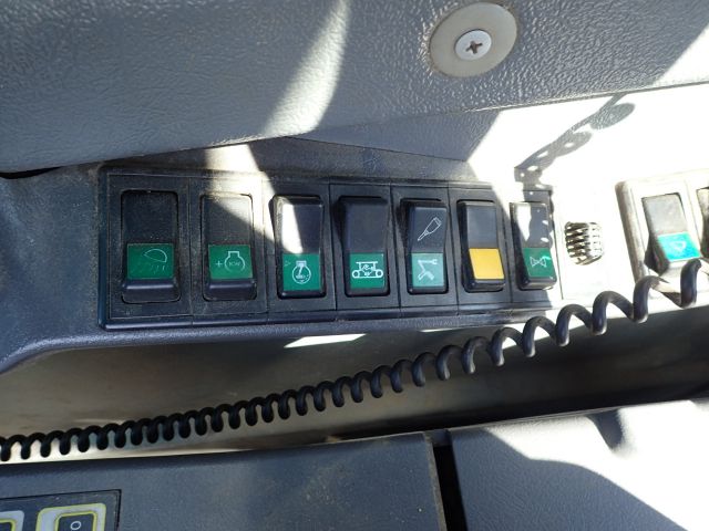 453039-95 Volvo EC180B