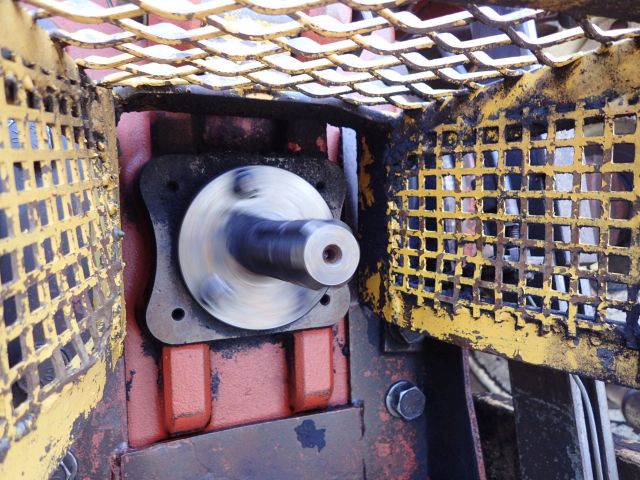 453042-46 FIAT 1380 DT Reg: EKN152