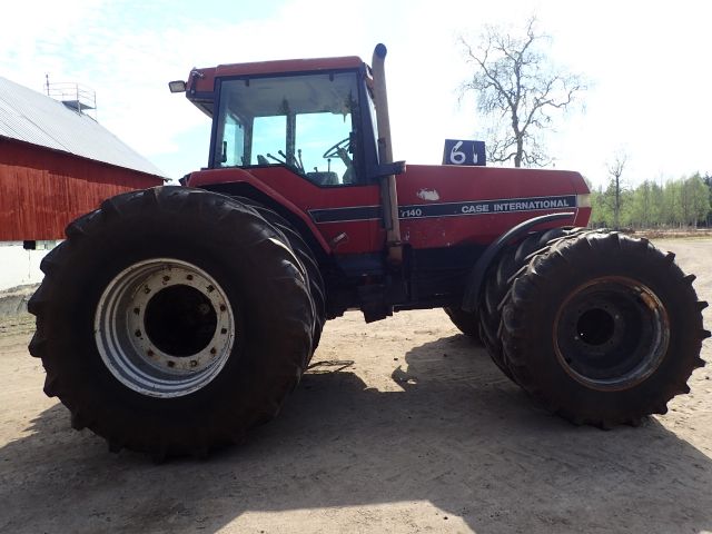 453049-4 CASE IH 7140 right: BKX234