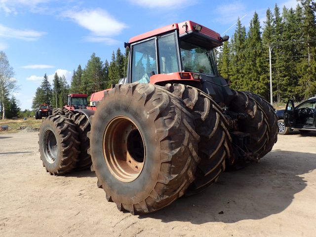 453049-7 CASE IH 7140 right: BKX234