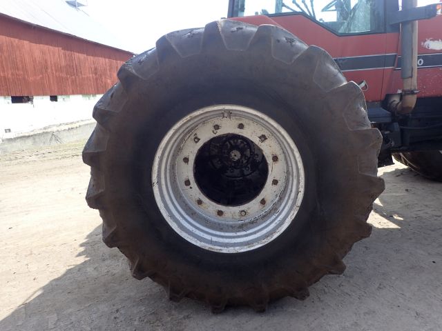 453049-13 CASE IH 7140 right: BKX234