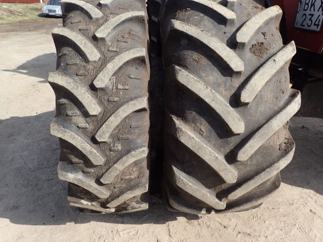 453049-16 CASE IH 7140 right: BKX234