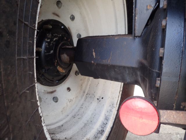 453049-31 CASE IH 7140 right: BKX234