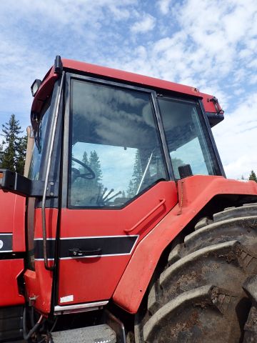 453049-39 CASE IH 7140 right: BKX234