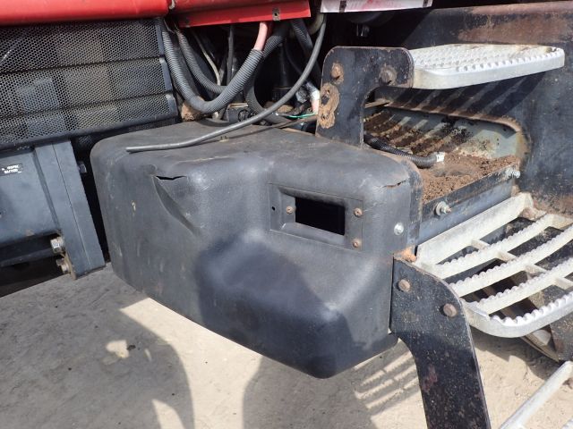 453049-41 CASE IH 7140 right: BKX234