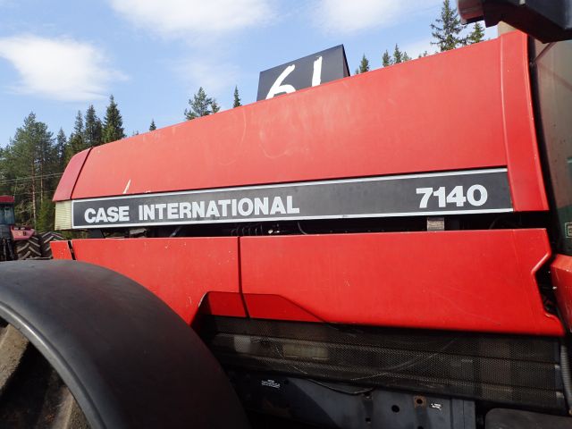 453049-43 CASE IH 7140 right: BKX234