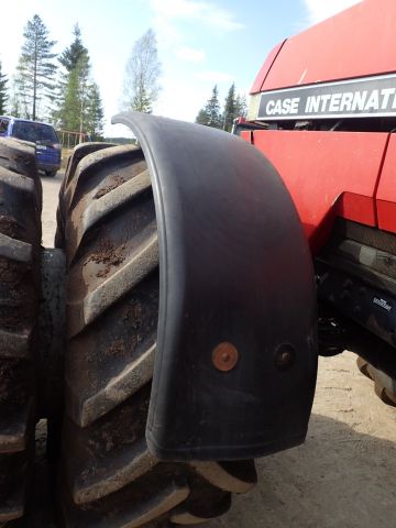453049-44 CASE IH 7140 right: BKX234