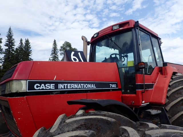 453049-50 CASE IH 7140 right: BKX234