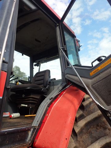 453049-51 CASE IH 7140 right: BKX234