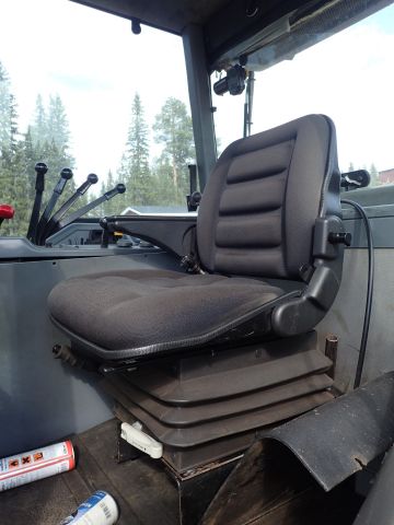 453049-52 CASE IH 7140 right: BKX234