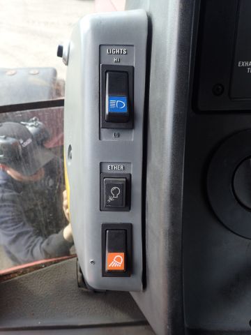 453049-56 CASE IH 7140 right: BKX234