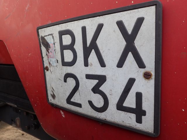 453049-72 CASE IH 7140 right: BKX234