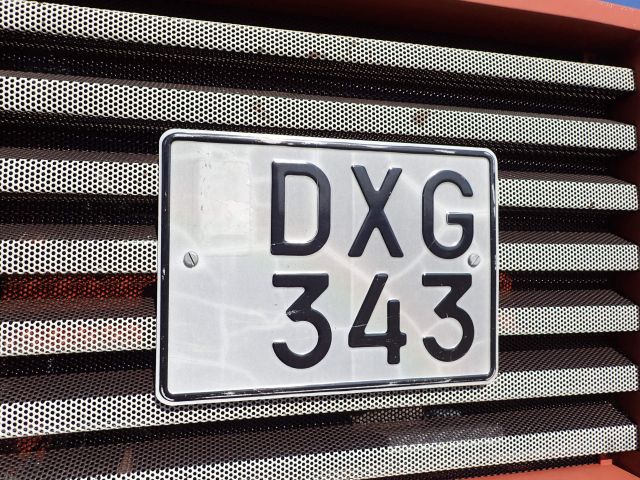 453037-18 FIAT 1380 DT Reg: DXG343