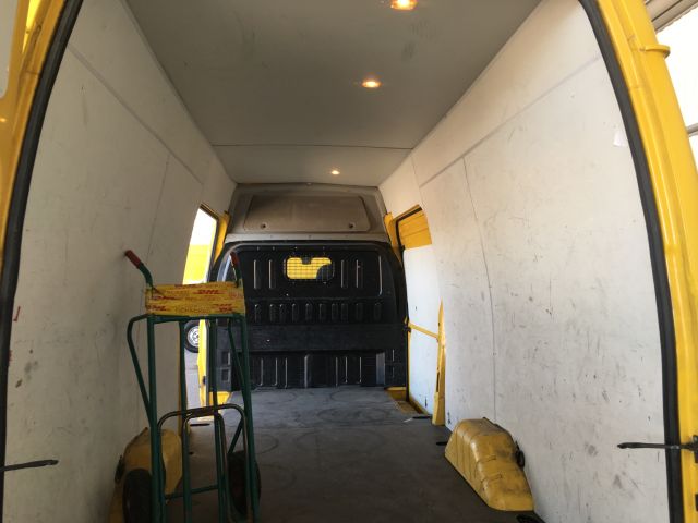 476892-26 Ford Transit 350 2.2 TDCI 155 hp