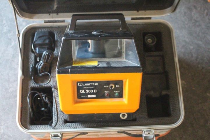 439440-4 Rotational laser Quante QL 300D with tripod