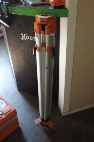 439440-8 Rotational laser Quante QL 300D with tripod