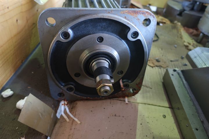 410371-27 Hydraulchuck, stödlager, chuckar Okuma
