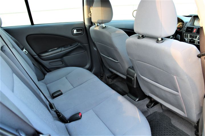 433662-13 Nissan Almera 5-door 1.8 116hk, 2004