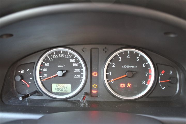 433662-23 Nissan Almera 5-door 1.8 116hk, 2004