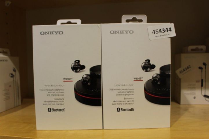454344-1 2 Onkyo W800BT headphones