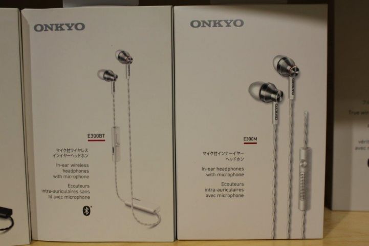 454345-2 4 Onkyo E300M headphones