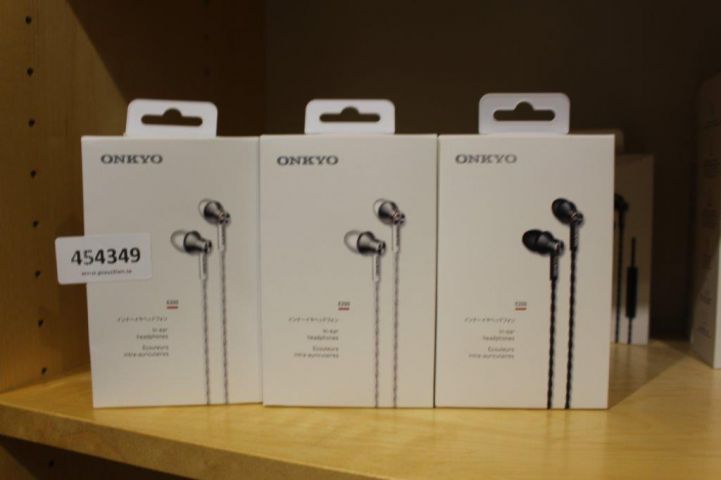 454349-1 3 Onkyo in-ear headphones
