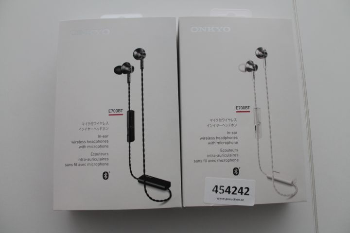 454242-1 2 pcs Onkyo E700BT headphones