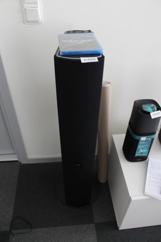 454266-1 2 Philips Fidelio Speakers