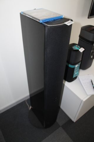 454266-4 2 Philips Fidelio Speakers