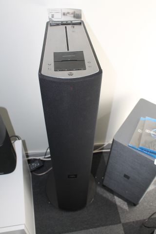 454266-6 2 Philips Fidelio Speakers