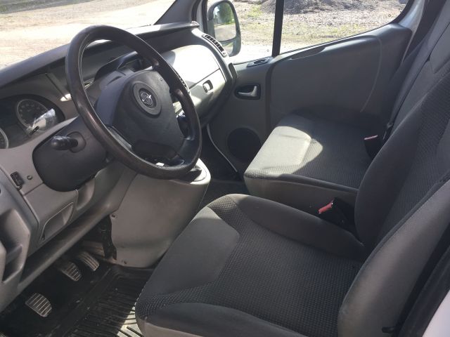 477315-16 Opel Vivaro 2.0CDTI 2010 (repo project)