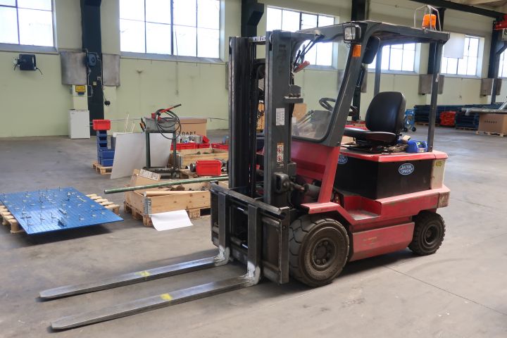 468976-1 Electric forklift Nichiyu