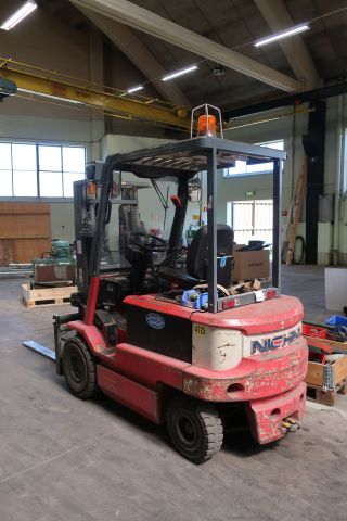 468976-3 Electric forklift Nichiyu