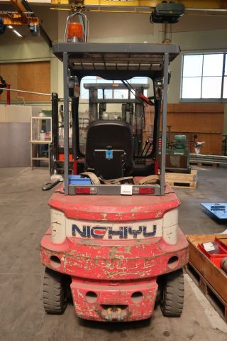 468976-4 Electric forklift Nichiyu