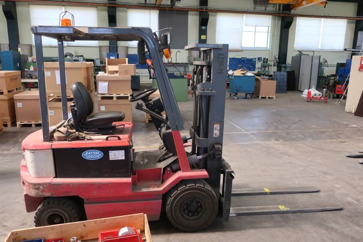 468976-6 Electric forklift Nichiyu