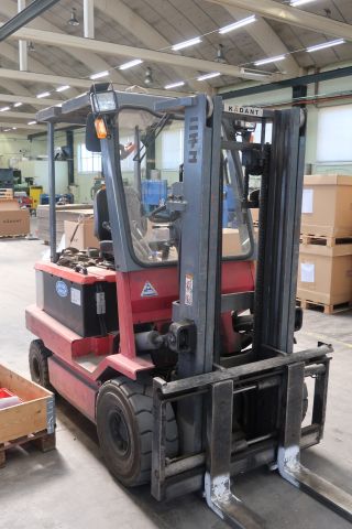 468976-7 Electric forklift Nichiyu