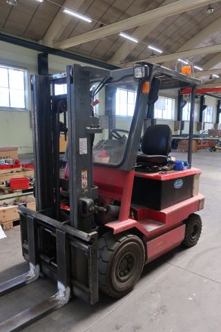 468976-9 Electric forklift Nichiyu