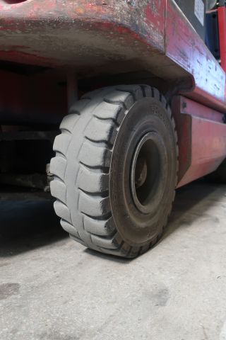 468976-18 Electric forklift Nichiyu