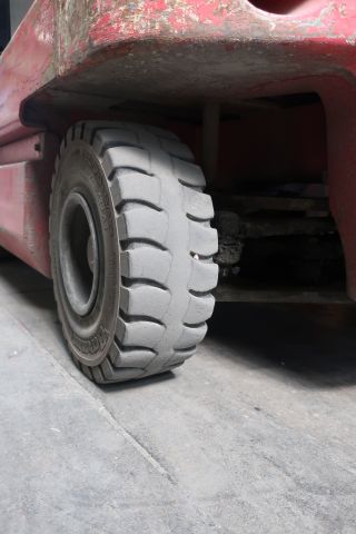 468976-19 Electric forklift Nichiyu