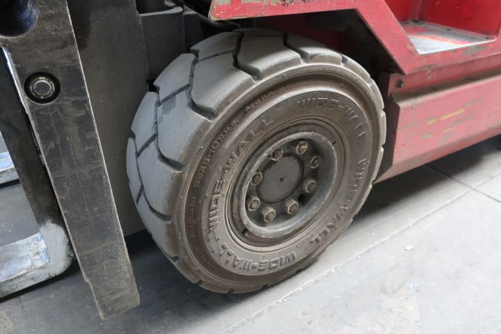 468976-20 Electric forklift Nichiyu