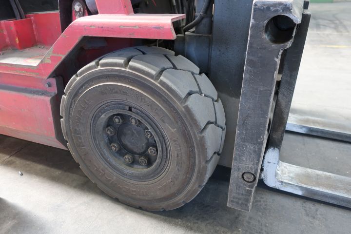 468976-21 Electric forklift Nichiyu