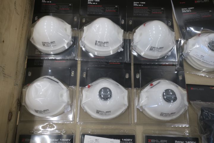 478588-4 Protective masks and ear sockets Zekler