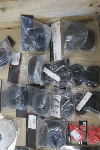 478588-7 Protective masks and ear sockets Zekler