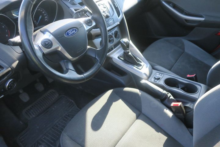 475966-29 Ford Focus DYB Flexifuel - 2012