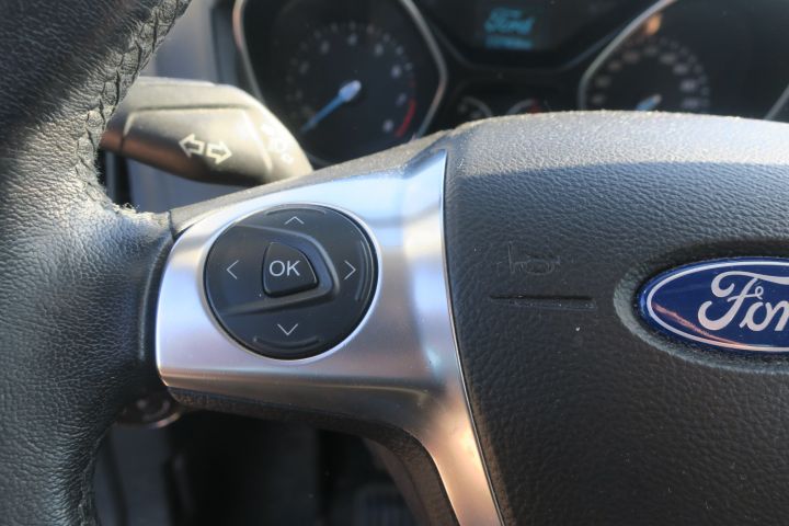 475966-33 Ford Focus DYB Flexifuel - 2012