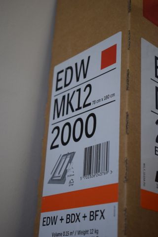 420370-2 New skylight in carton Velux GGL MK12 2070