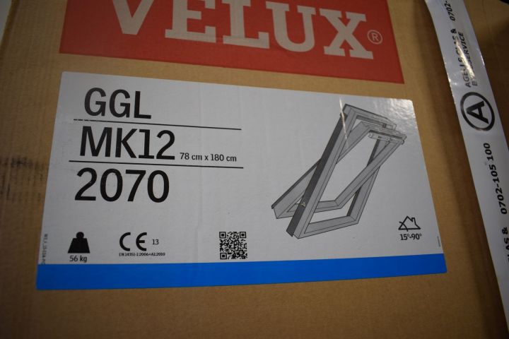 420370-1 New skylight in carton Velux GGL MK12 2070