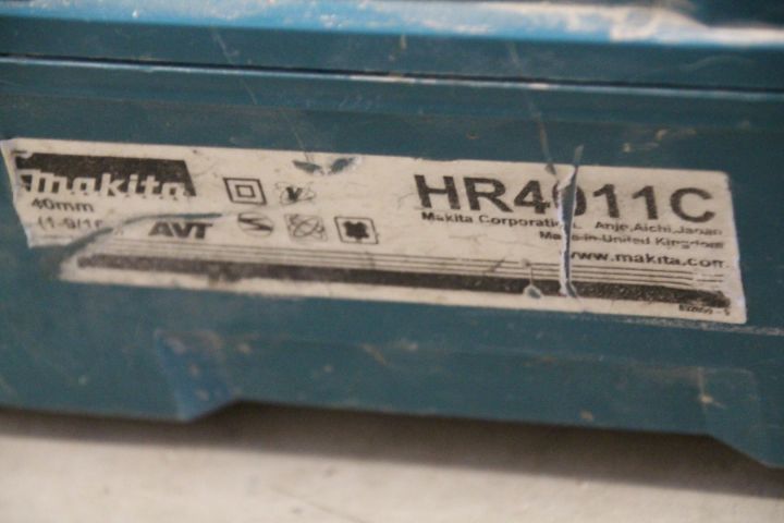 468443-2 Drill chamber Makita HR4011C